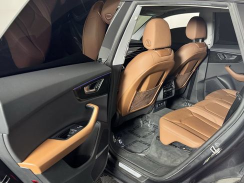 Used 2019 Audi Q8 Premium Plus w/ Premium Plus AWD/4WD image 26