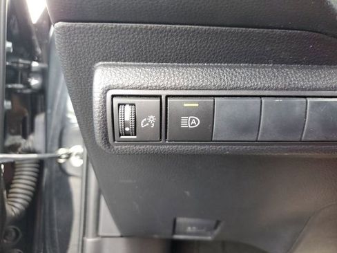 Used 2020 Toyota Corolla LE FWD image 28