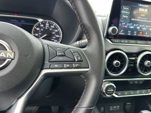 Used 2024 Nissan Sentra SR w/ SR Premium Package image 19