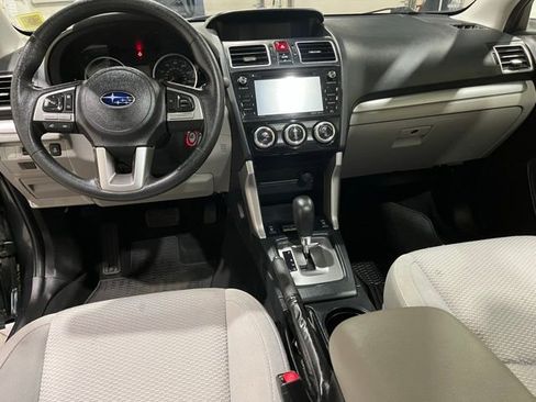 Used 2018 Subaru Forester 2.5i Premium w/ All-Weather Package image 16