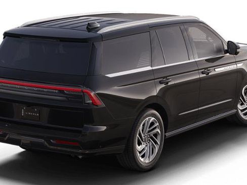 New 2025 Lincoln Navigator Reserve AWD/4WD image 3