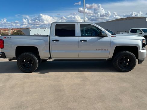 Used 2018 Chevrolet Silverado 1500 LTZ Z71 w/ Redline Edition image 7