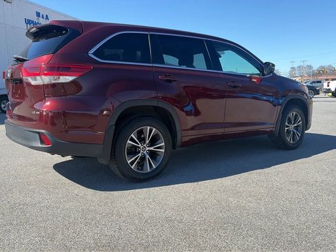 Used 2017 Toyota Highlander Plus image 5