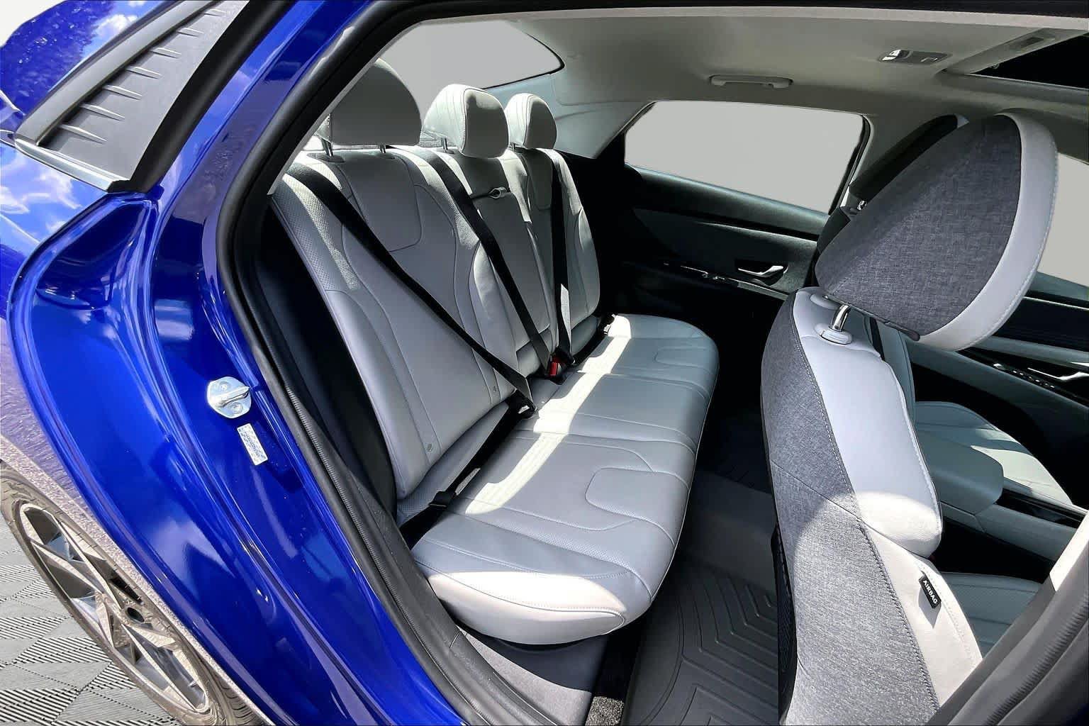 Used 2023 Hyundai Elantra Limited FWD image 20