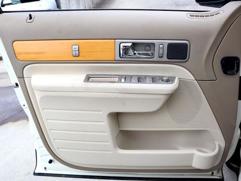 Used 2007 Lincoln MKX FWD image 34