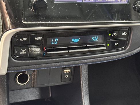 Used 2019 Toyota Corolla SE FWD image 19