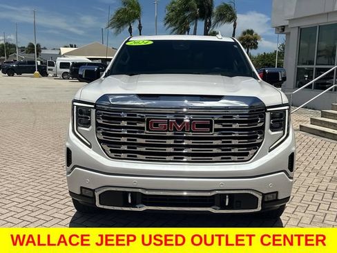 Used 2024 GMC Sierra 1500 Denali w/ Technology Package AWD/4WD image 4