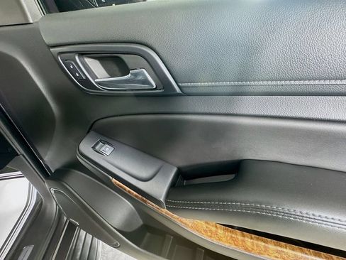 Used 2018 Chevrolet Tahoe Premier AWD/4WD image 35