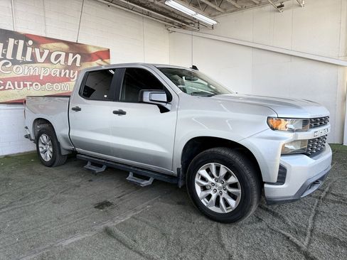 Used 2020 Chevrolet Silverado 1500 Custom w/ Custom Value Package image 6