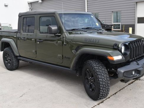Used 2023 Jeep Gladiator Sport image 3