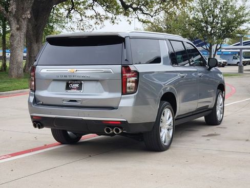 Used 2024 Chevrolet Suburban High Country w/ Premium Package AWD/4WD image 14