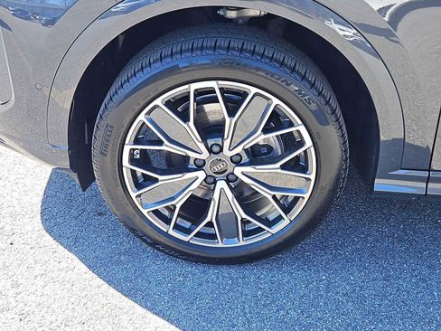 Certified 2025 Audi Q5 Premium Plus w/ Premium Plus AWD/4WD image 2