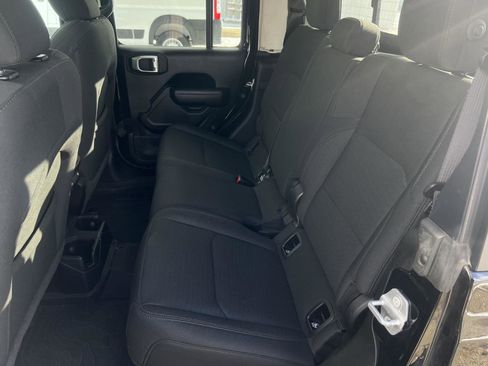 Used 2022 Jeep Gladiator Willys image 22