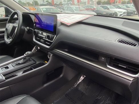 Certified 2025 Toyota Grand Highlander XLE image 15