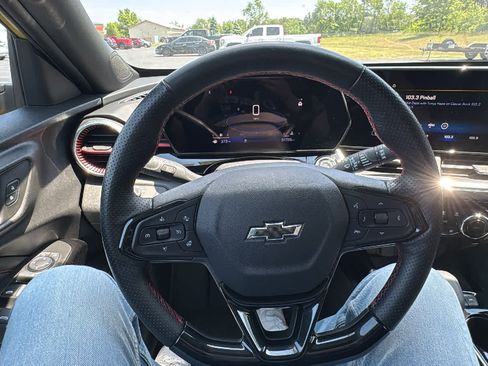 Certified 2024 Chevrolet Trax RS w/ Driver Confidence Package FWD image 9