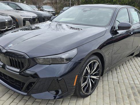 New 2026 BMW 530i xDrive w/ M Sport Package AWD/4WD image 9