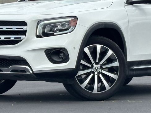 Used 2021 Mercedes-Benz GLB 250 image 2