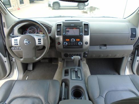 Used 2014 Nissan Frontier SL RWD image 13