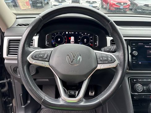 Used 2022 Volkswagen Atlas SEL R-Line AWD/4WD image 17