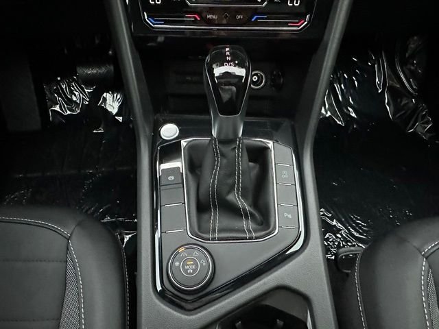 New 2026 Volkswagen Taos SE AWD/4WD image 32
