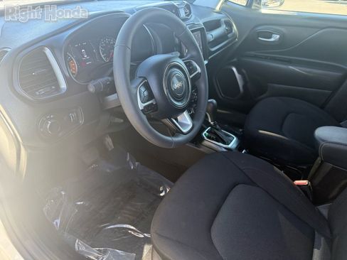 Used 2023 Jeep Renegade Latitude image 11