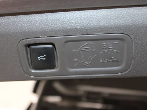 Used 2020 Ford Expedition Limited w/ Equipment Group 302A AWD/4WD image 16
