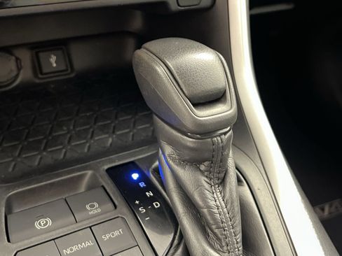 Used 2020 Toyota RAV4 LE w/ Carpet Mat Package image 22