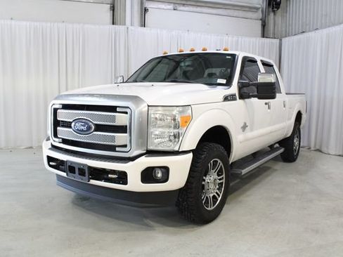 Used 2016 Ford F350 Platinum w/ Platinum Package AWD/4WD image 33