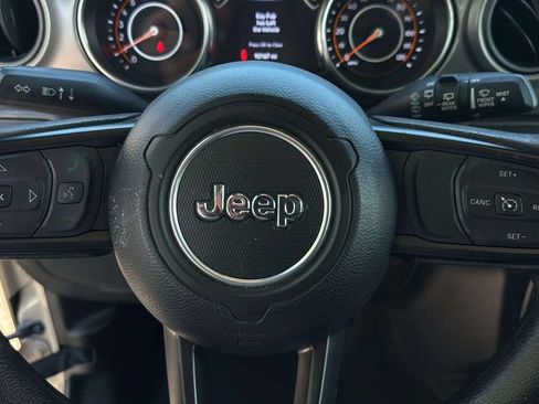 Used 2022 Jeep Wrangler Unlimited Sport AWD/4WD image 11