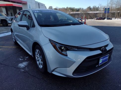 Used 2025 Toyota Corolla LE image 11