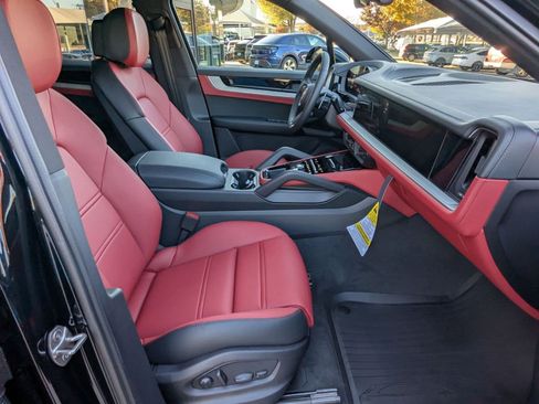 New 2026 Porsche Cayenne image 23