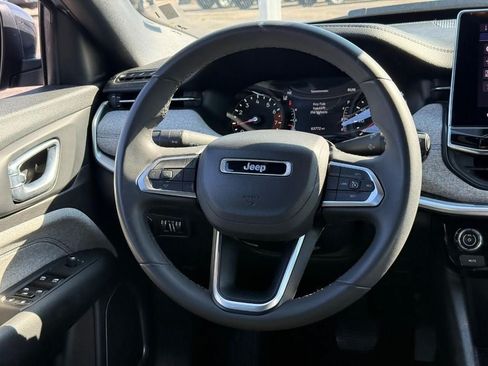 Used 2024 Jeep Compass Latitude AWD/4WD image 12