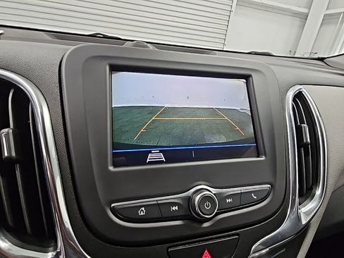 Used 2019 Chevrolet Equinox LS image 16