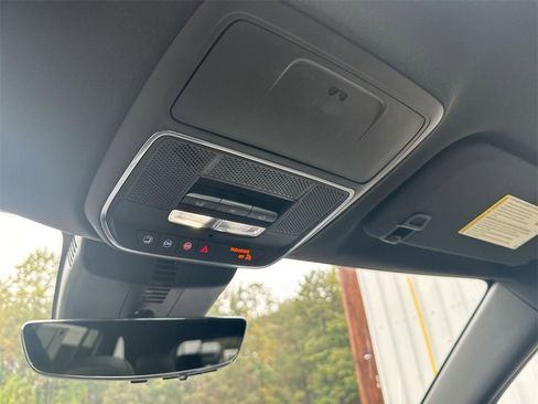 Used 2024 GMC Acadia Denali w/ Super Cruise Package image 19