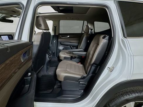 Used 2024 Volkswagen Atlas SEL AWD/4WD image 23