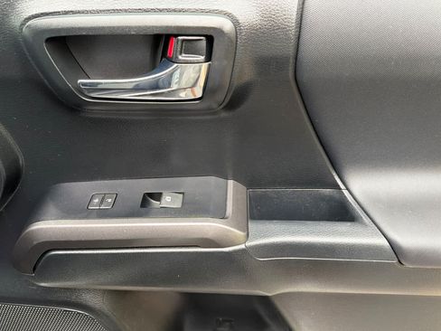 Used 2021 Toyota Tacoma TRD Sport w/ Technology Package RWD image 17