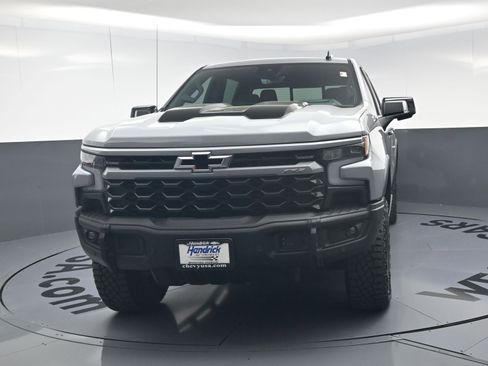 Used 2025 Chevrolet Silverado 1500 ZR2 w/ ZR2 Bison Edition AWD/4WD image 5