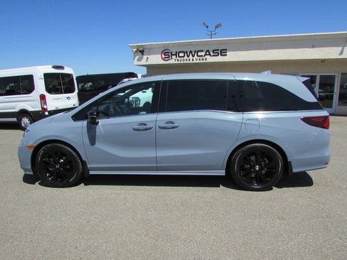 Used 2024 Honda Odyssey Sport image 9