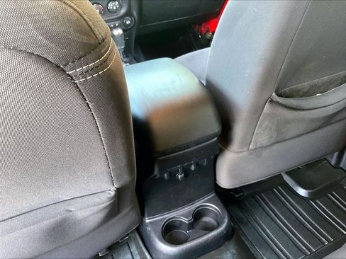 Used 2015 Jeep Wrangler Unlimited Sahara w/ Connectivity Group AWD/4WD image 26