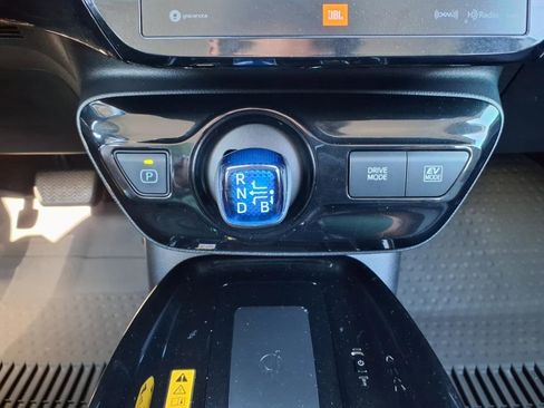 Used 2019 Toyota Prius Limited w/ Phone Cable & Charge Package image 17