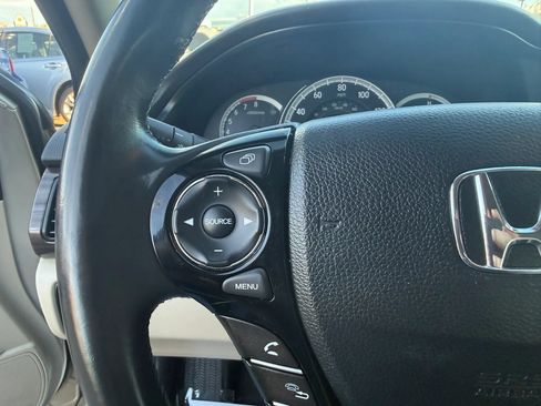 Used 2017 Honda Accord EX-L image 21