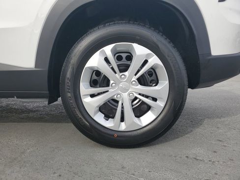 New 2026 Chevrolet Trax LS image 5