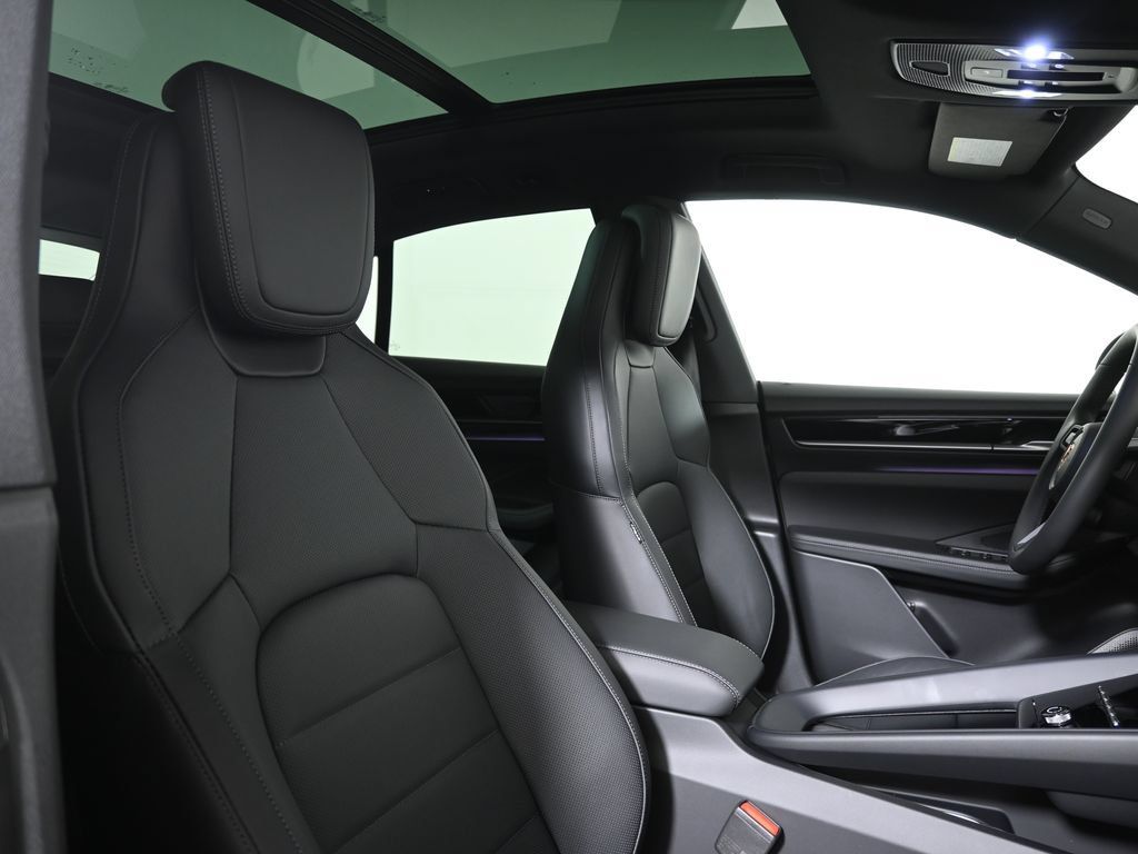 Used 2026 Porsche Macan 4 Electric AWD/4WD image 37