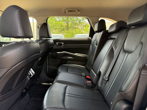 Used 2024 Kia Sorento S AWD/4WD image 28