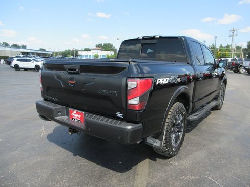 Used 2021 Nissan Titan PRO-4X w/ Pro-4x Convenience Package AWD/4WD image 6