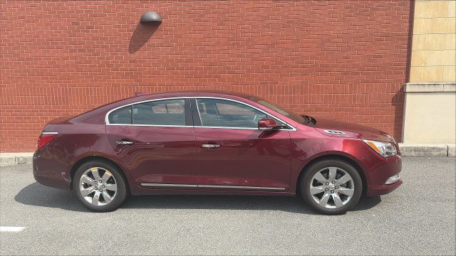 Used 2016 Buick LaCrosse Leather FWD image 2