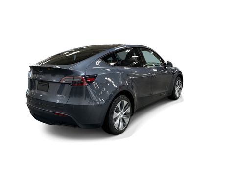 Certified 2023 Tesla Model Y AWD image 6