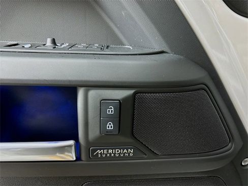 New 2026 Land Rover Defender 110 X-Dynamic SE image 20