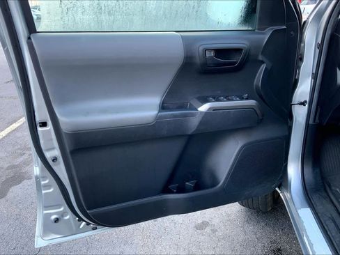 Used 2022 Toyota Tacoma SR5 image 21