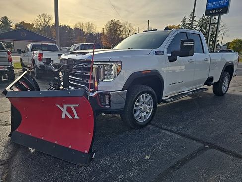Used 2022 GMC Sierra 2500 SLE w/ SLE Value Package; image 4